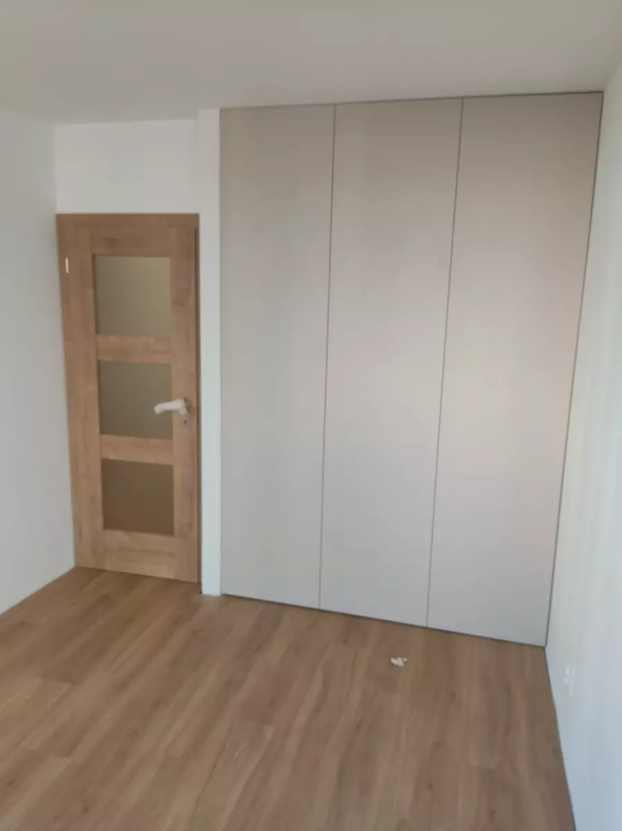 vstavaná_skriňa-20