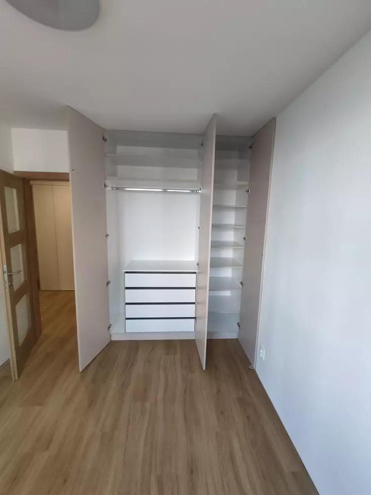 vstavaná_skriňa-21