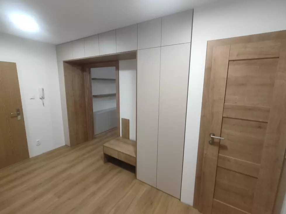 vstavaná_skriňa-23